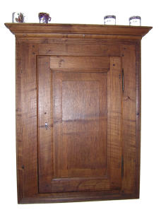 Armadietto a muro (1800)